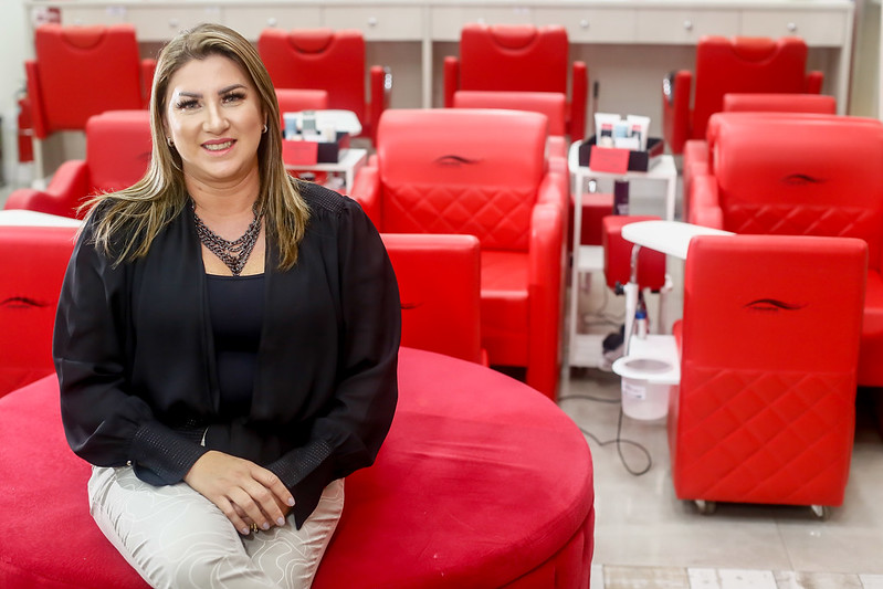 Mentora de negócios, Luzia Costa ficou conhecida pelo sucesso da franquia Sóbrancelhas