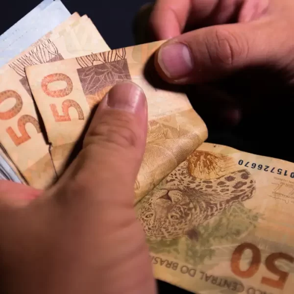 Novo salário mínimo deve movimentar R$ 81,7 bilhões na economia em 2026